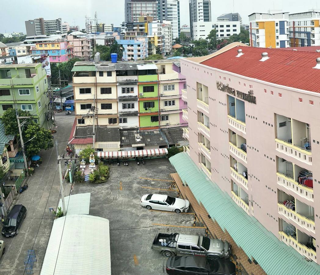 Jiruspon Mansion Hotel Bang Saen Ngoại thất bức ảnh